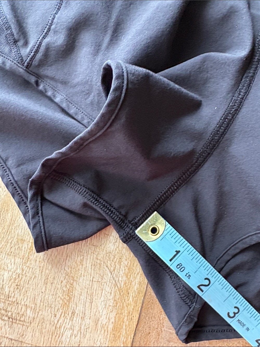 Lululemon Women’s Black Athletic Shorts size 2 - Picture 10 of 10